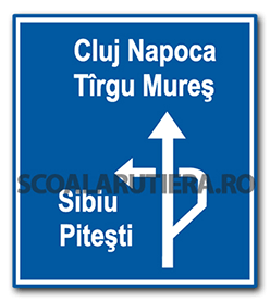 Presemnalizarea direcțiilor la o intersecție denivelată de drumuri