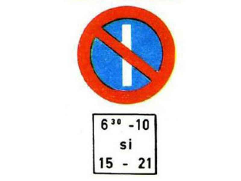 Care este semnificația indicatorului și a panoului adițional alăturate?