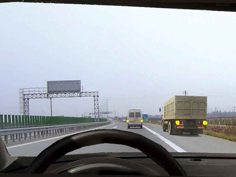 Care dintre autovehicule staționează greșit?