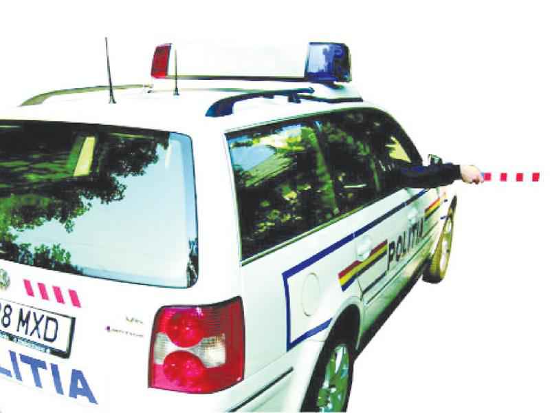 Semnalul polițistului din autovehiculul de poliție semnifică:
